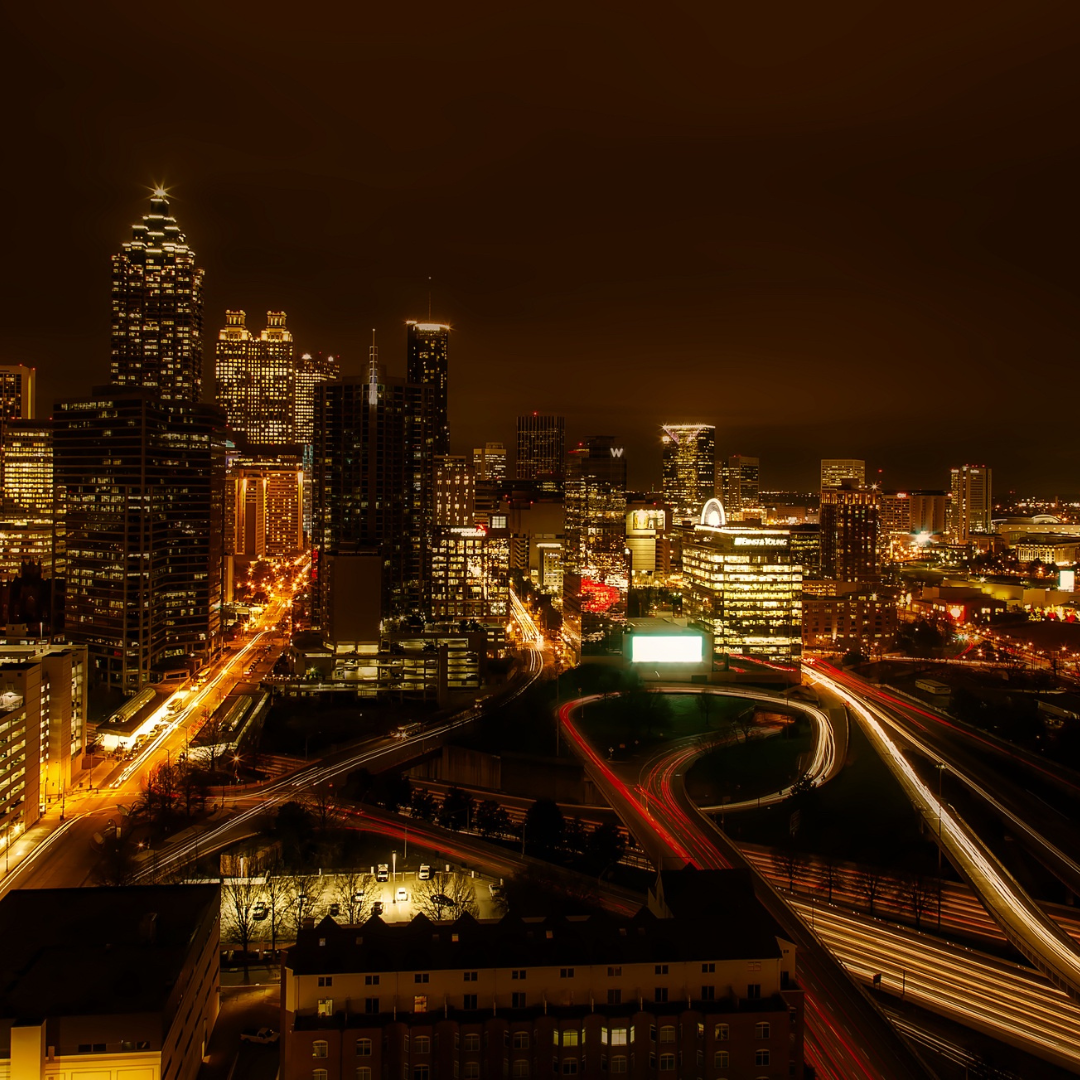 alt=”cityscape view in Atlanta, GA”